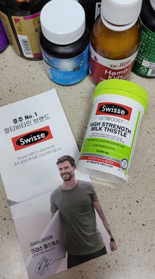 Swisse 스위스 고함량 밀크씨슬 35,000mg 60정 — 5점을 준 리뷰어가 2021년 11월 올린 사용 사진