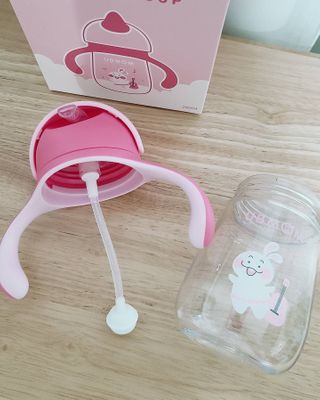 유비맘 트라이탄 코니빨대컵_컬러 랜덤 발송 — 5점을 준 리뷰어가 2020년 12월 올린 사용 사진