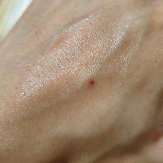 아소윤 건조하고 지친 피부에 힐링을 기분좋은 향기 스파맨션 바디오일 마사지오일 5종 중 1개 랜덤발송-2 — 5점을 준 리뷰어가 2021년 10월 올린 사용 사진