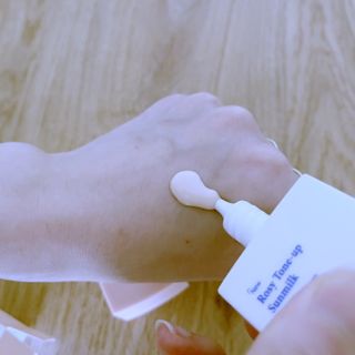 키노닉스 로지 톤업 선밀크 — 5점을 준 리뷰어가 2021년 8월 올린 사용 사진