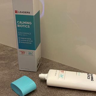 리더스코스메틱 리더스 카밍 바이오틱스 선 에센스 SPF 50+ PA++++ — 5점을 준 리뷰어가 2022년 7월 올린 사용 사진