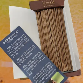 소담스퀘어 상암 인센스월드 트리아비 인센스스틱 — 5점을 준 리뷰어가 2022년 12월 올린 사용 사진