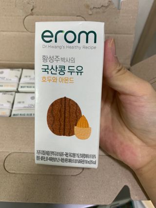 이롬 erom 황성주박사의 국산콩 두유 호두와 아몬드 — 5점을 준 리뷰어가 2020년 12월 올린 사용 사진