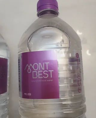 몽베스트 MONTBEST 1L 12입 — 5점을 준 리뷰어가 2022년 2월 올린 사용 사진