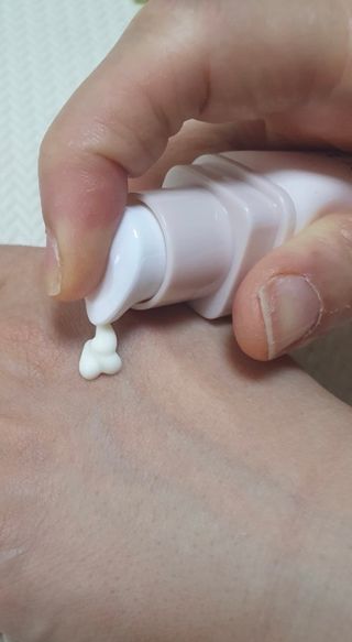 프리마인 선크림만 바꿨을 뿐인데 매일 물 2L챙겨먹고 기초케어 완벽하게 한 물빛피부 완성,셀라브UV프로텍터 — 5점을 준 리뷰어가 2023년 6월 올린 사용 사진