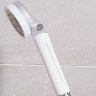 바디빔 더블클린 비타 샤워기 — 5점을 준 리뷰어가 2021년 8월 올린 사용 사진