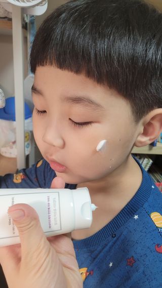 셀프 모이스처라이징 프로텍션 크림 셀프 모이스처라이징 프로텍션크림 — 5점을 준 리뷰어가 2022년 3월 올린 사용 사진