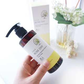 라라로즈데이 시즌2 여성청결제 200ml 아로마 페미민 클렌저, 독일더마인증 — 4점을 준 리뷰어가 2021년 8월 올린 사용 사진