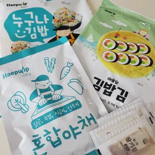 해풀잎 누구나 김밥*1ea [(혼합야채 35g *1ea,  김밥김 (5g, 5ea),  양념간장 (6g, 5ea), 참기름(5g, 2ea)] — 5점을 준 리뷰어가 2022년 7월 올린 사용 사진
