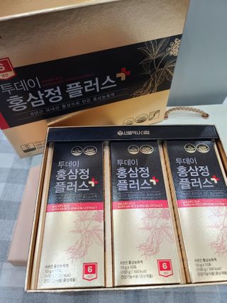 서울약사신협_투데이홍삼정플러스스틱_10g x 30포 — 5점을 준 리뷰어가 2021년 2월 올린 사용 사진