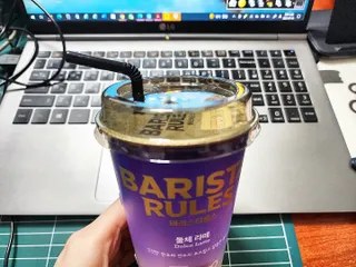 바리스타룰스 돌체 라떼 — 4점을 준 리뷰어가 2023년 4월 올린 사용 사진