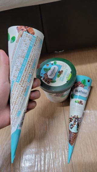 롯데제과 프리미엄 디저트, 나뚜루 피페리타 민트초코 — 5점을 준 리뷰어가 2021년 8월 올린 사용 사진