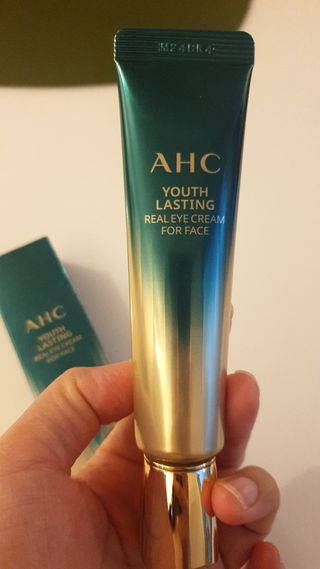 [NEW 탄력유턴 아이크림] AHC 유스 래스팅 리얼 아이크림 포 페이스 — 4점을 준 리뷰어가 2021년 3월 올린 사용 사진