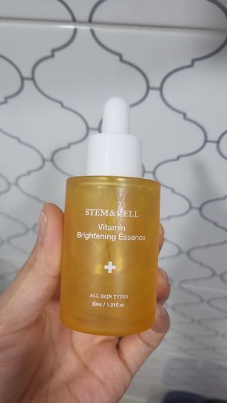 체르엠 스템앤셀 비타민 브라이트닝 에센스 30ml 1개 — 5점을 준 리뷰어가 2021년 11월 올린 사용 사진