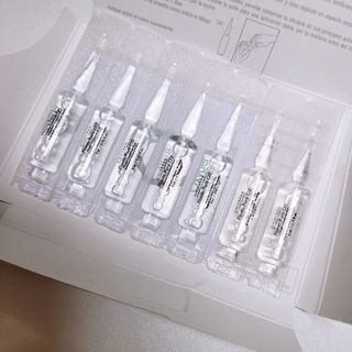 유니베르소 산소앰플 7일 집중케어 앰플 — 2.5점을 준 리뷰어가 2021년 8월 올린 사용 사진