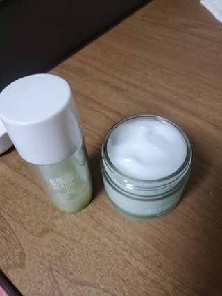 김정문알로에 큐어 큐어 알로에 리프레쉬 젤리 세럼, 큐어 알로에 하이드로 젤리 크림 — 5점을 준 리뷰어가 2021년 3월 올린 사용 사진