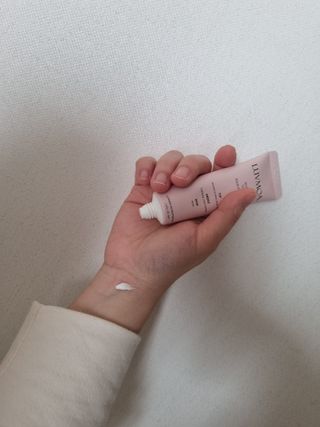 러브모아 향수 고체향수 승무원 고체향수 바르는 향수 니치향수 도손 우드세이지 앤 씨솔트 — 5점을 준 리뷰어가 2023년 1월 올린 사용 사진