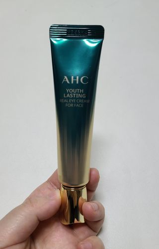 [NEW 탄력유턴 아이크림] AHC 유스 래스팅 리얼 아이크림 포 페이스 — 5점을 준 리뷰어가 2021년 2월 올린 사용 사진