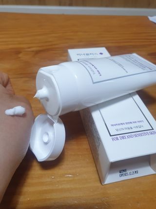 셀프 모이스처라이징 프로텍션 크림 셀프 모이스처라이징 프로텍션크림 — 5점을 준 리뷰어가 2022년 3월 올린 사용 사진