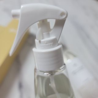 [엠메이데이] 드레스클리어 퍼퓸 스프레이 300ml 프리지아 가든향+프리지아 파출리향 — 5점을 준 리뷰어가 2022년 1월 올린 사용 사진