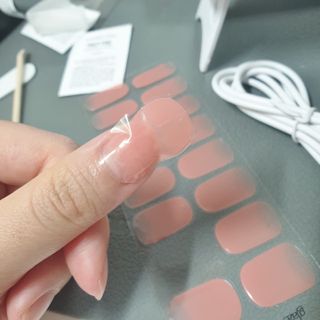 데싱디바 글레이즈 젤네일 그라데이션 네일_5종 중 택 1 — 5점을 준 리뷰어가 2021년 8월 올린 사용 사진