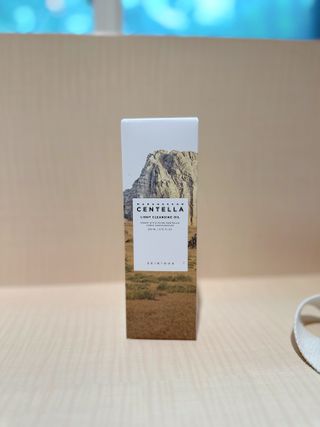 스킨1004 [SKIN1004] 마다가스카르 센텔라 라이트 클렌징 오일 200ml — 5점을 준 리뷰어가 2024년 7월 올린 사용 사진