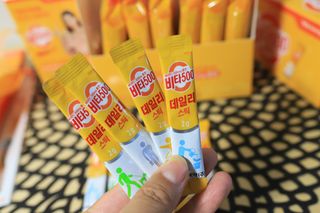 [광동제약] 비타500데일리스틱70포&굿즈3종 — 5점을 준 리뷰어가 2021년 10월 올린 사용 사진