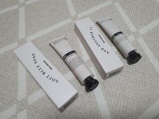 멈칫(MUMCHIT) 넥퍼퓸 NECKPERFUME 2가지 향 — 5점을 준 리뷰어가 2021년 11월 올린 사용 사진