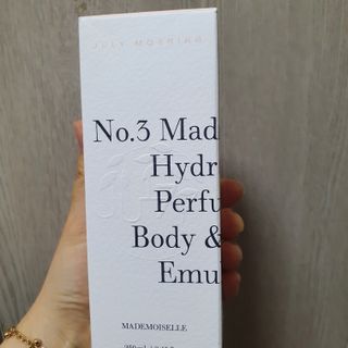 줄라이 모닝 _ JULY MORNING 줄라이모닝 하이드레이팅 퍼퓸드 바디앤핸드 에멀젼 — 5점을 준 리뷰어가 2022년 3월 올린 사용 사진