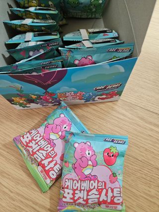 스낵스 포켓솜사탕 4가지맛 🍓딸기🍈멜론🍌바나나🍇포도 (총 20봉) — 5점을 준 리뷰어가 2024년 2월 올린 사용 사진