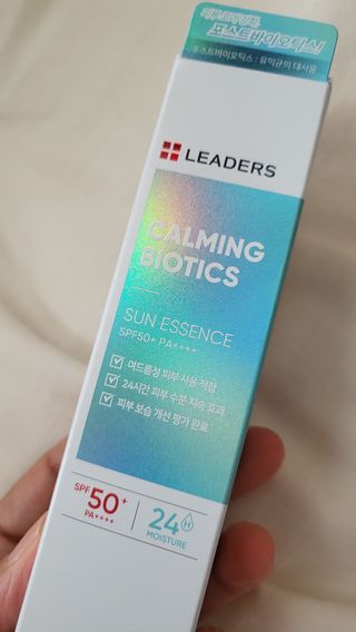 리더스코스메틱 리더스 카밍 바이오틱스 선 에센스 SPF 50+ PA++++ — 5점을 준 리뷰어가 2022년 7월 올린 사용 사진
