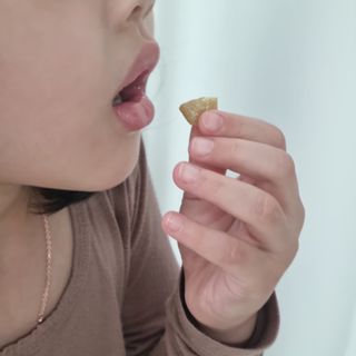 작심연구소 구취제거+충치예방+치아화이트닝 마법의 캔디 덴티팝3종(맛 랜덤 발송) — 5점을 준 리뷰어가 2022년 5월 올린 사용 사진