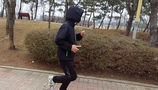 크노텐 후디집업자켓(다이어트땀복) — 5점을 준 리뷰어가 2022년 3월 올린 사용 사진