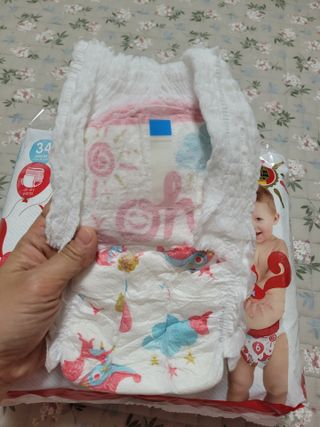 킨도 프리미엄 에어드라이v2 팬티형 기저귀 — 5점을 준 리뷰어가 2021년 5월 올린 사용 사진