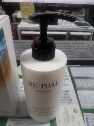 레츄얼 더 센트 바디워시 시크릿 파라다이스(500ml) — 5점을 준 리뷰어가 2022년 6월 올린 사용 사진