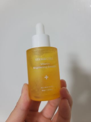 체르엠 스템앤셀 비타민 브라이트닝 에센스 30ml 1개 — 5점을 준 리뷰어가 2021년 12월 올린 사용 사진