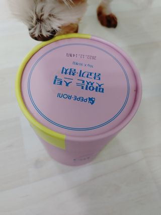 페페로니 맛있는 스틱 - 무항생제 닭고기 15개 + 알래스카 연어 15개 — 5점을 준 리뷰어가 2021년 8월 올린 사용 사진