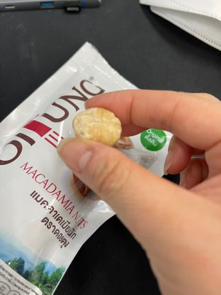 도이퉁 마카다미아 넛 90g  로얄 마카넛 오리지널 쏠트 허니 — 5점을 준 리뷰어가 2021년 3월 올린 사용 사진