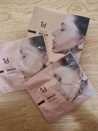 아이디플라코스메틱 아이디 페이스핏 마이너스 밴드 v2 — 5점을 준 리뷰어가 2021년 10월 올린 사용 사진