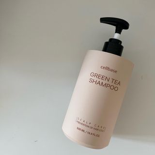 프리마인 더이상 뻣뻣하고 효과없는 탈모샴푸는 NO. 근본부터 케어하는 셀베이스 그린티샴푸(500ml) — 5점을 준 리뷰어가 2023년 1월 올린 사용 사진