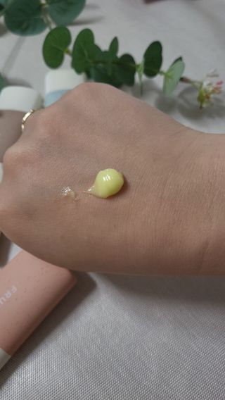 [후르디아] 끈적임 없는 착한성분 비건  핸드크림 3종 — 5점을 준 리뷰어가 2022년 9월 올린 사용 사진