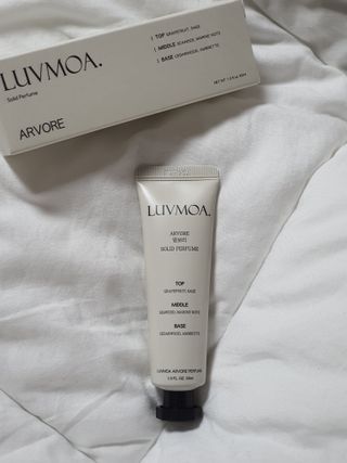 러브모아 향수 고체향수 승무원 고체향수 바르는 향수 니치향수 도손 우드세이지 앤 씨솔트 — 5점을 준 리뷰어가 2022년 9월 올린 사용 사진