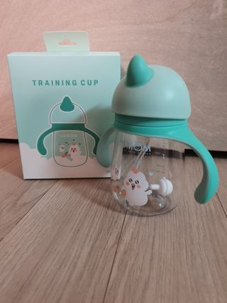 유비맘 트라이탄 코니빨대컵_컬러 랜덤 발송 — 5점을 준 리뷰어가 2021년 3월 올린 사용 사진