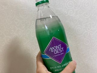 몽베스트 Montbest with Sparkling water Plain 20병 — 4점을 준 리뷰어가 2021년 10월 올린 사용 사진