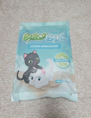 행운의집 실키식스 9kg 크린 언씬티드 프리미엄 고양이모래 — 5점을 준 리뷰어가 2021년 3월 올린 사용 사진