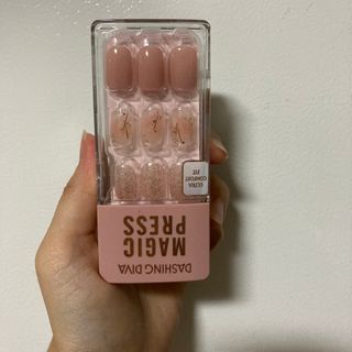 데싱디바 매직프레스 레귤러 스퀘어_6종 중 택 1 — 5점을 준 리뷰어가 2021년 9월 올린 사용 사진