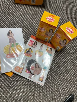 광동생활건강 [제니에디션] 비타500데일리스틱 gift set 60포+제니굿즈 3종+쇼핑백 — 4.5점을 준 리뷰어가 2021년 11월 올린 사용 사진