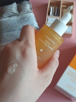 체르엠 스템앤셀 비타민 브라이트닝 에센스 30ml 1개 — 5점을 준 리뷰어가 2021년 8월 올린 사용 사진