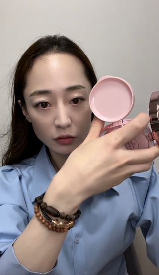 프리[한국화장품] 산심 명휘 글로우 쿠션 (1호 화사한 색 ) — 리뷰어가 2024년 9월 올린 사용 사진