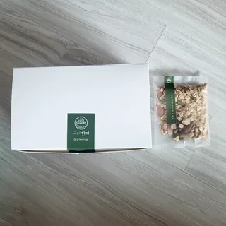 [그래한끼] 무설탕/저당 시리얼타입 수제그래놀라 (40gX10개) — 5점을 준 리뷰어가 2022년 7월 올린 사용 사진
